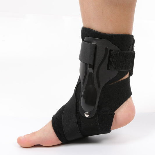 Adjustableanklebracesupportwithstabilizingstrapsforsprainrecoveryandankleprotection. 1